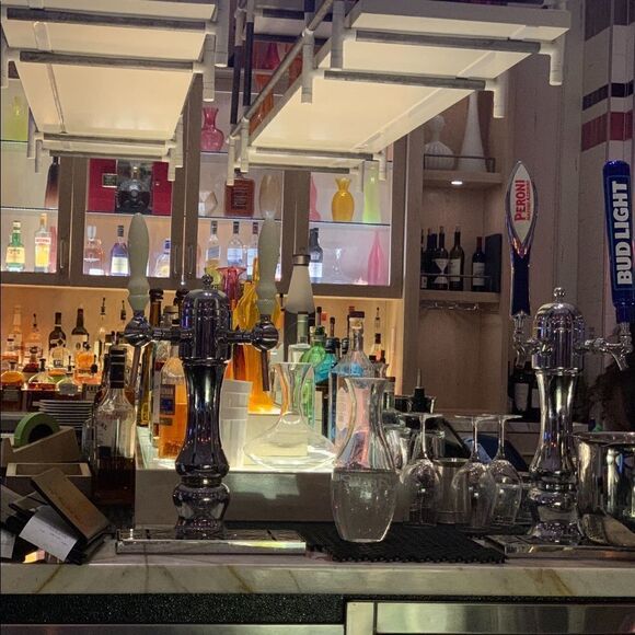 Epic Wine Spirits Party Supplies Classique Wine Decanter 54 Fl Oz Clear Glass - Picture 13 of 16